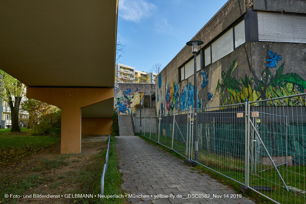 14.11.2019 - Das Quiddezentrum kurz vor dem Abriss in Neuperlach