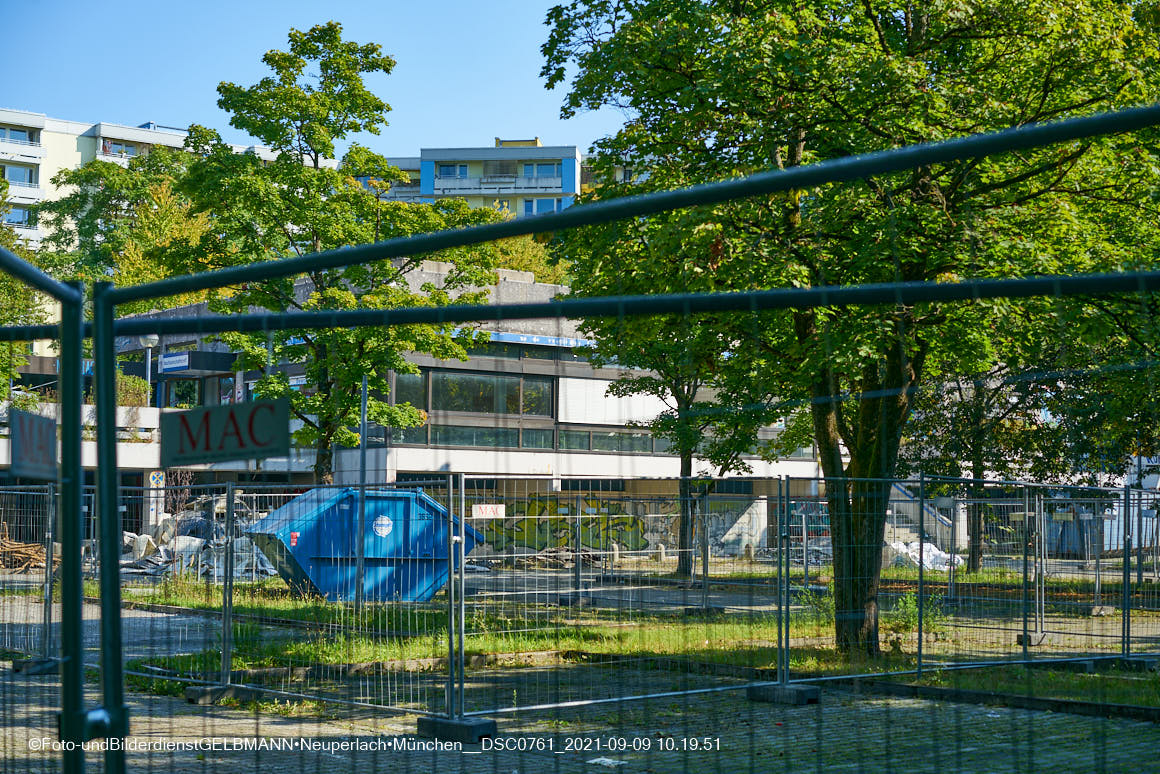 09.09.2021 - Abrissbaustelle Quiddezentrum in Neuperlach