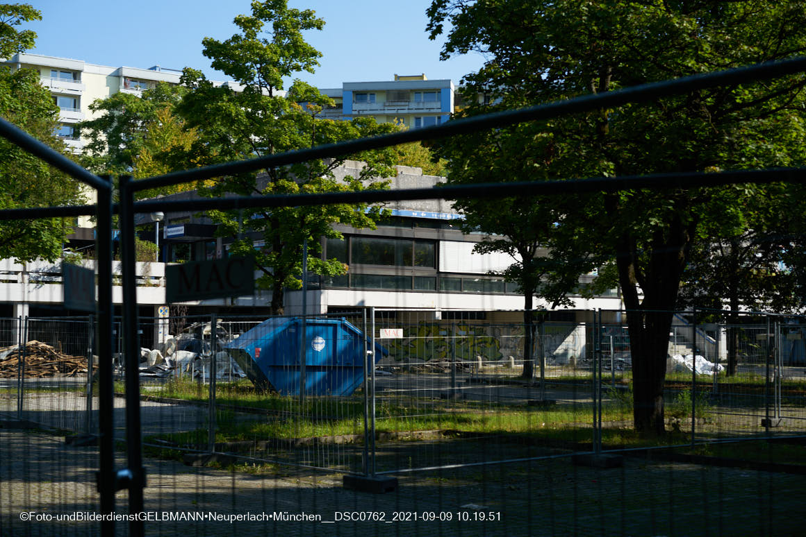 09.09.2021 - Abrissbaustelle Quiddezentrum in Neuperlach