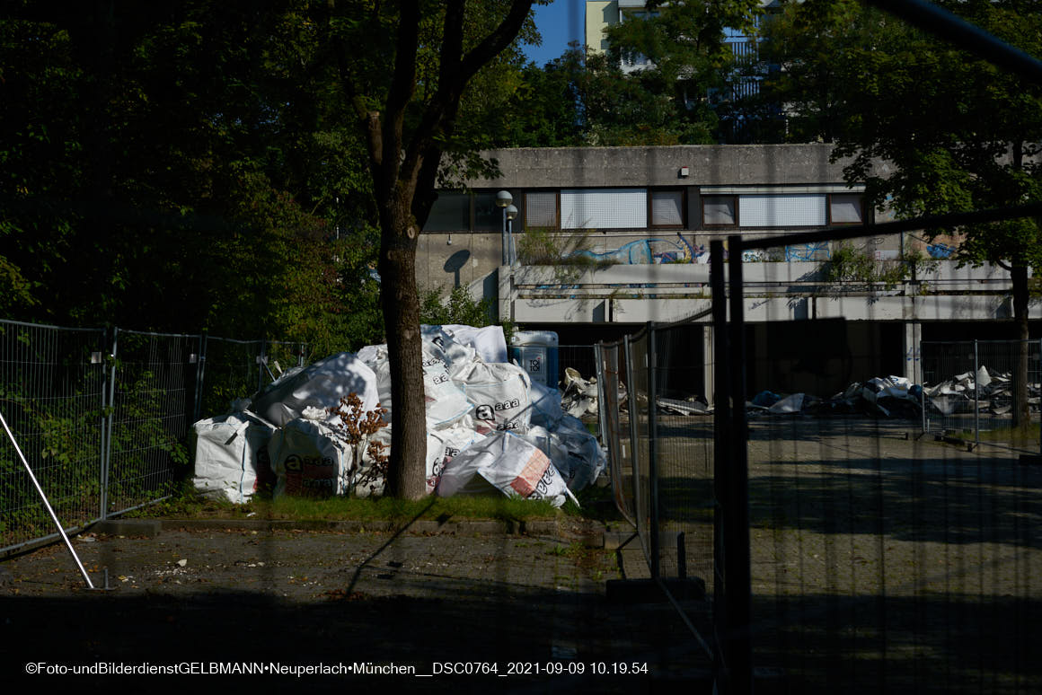 09.09.2021 - Abrissbaustelle Quiddezentrum in Neuperlach