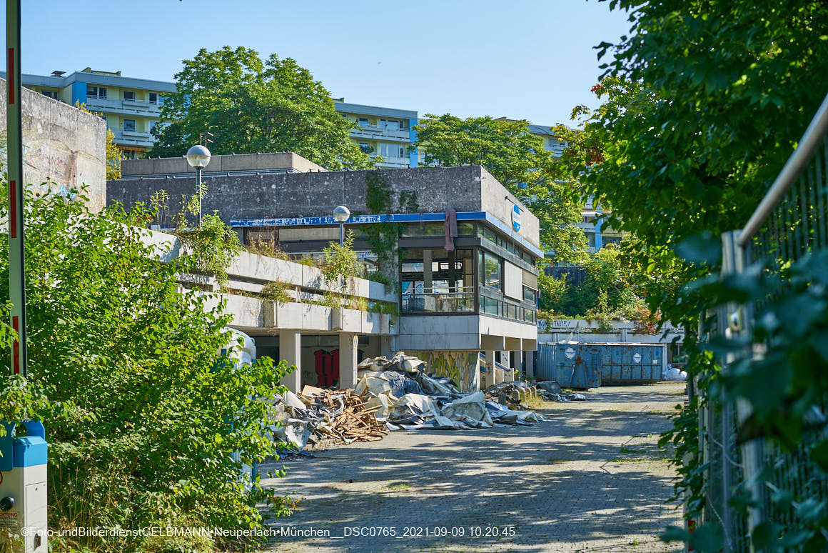 09.09.2021 - Abrissbaustelle Quiddezentrum in Neuperlach