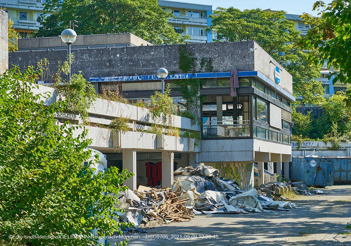 09.09.2021 - Abrissbaustelle Quiddezentrum in Neuperlach