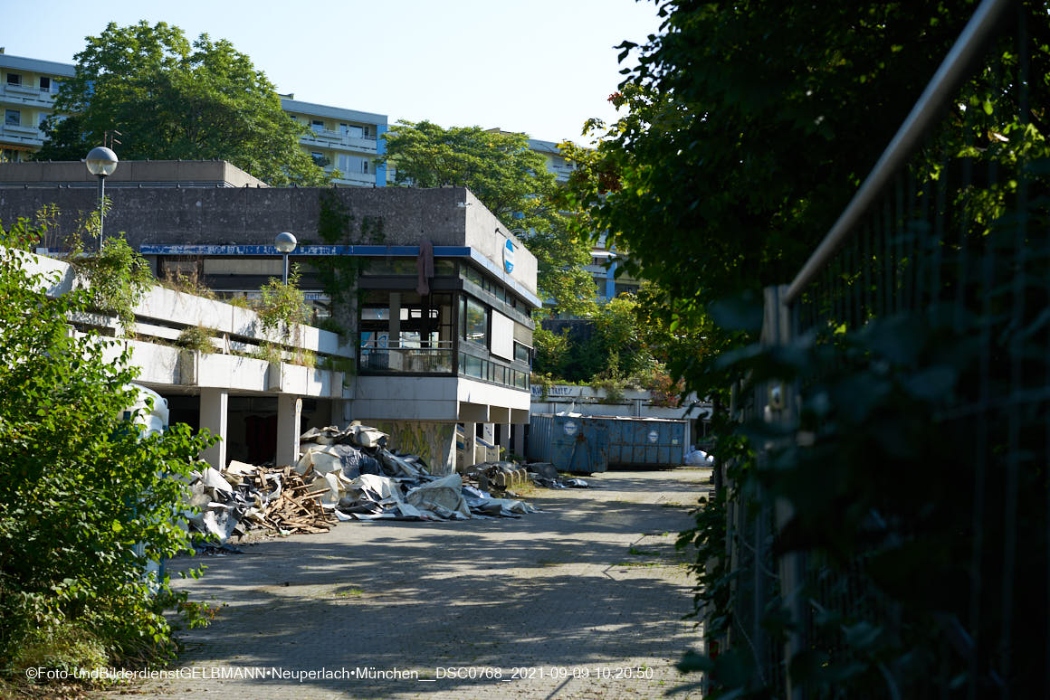 09.09.2021 - Abrissbaustelle Quiddezentrum in Neuperlach
