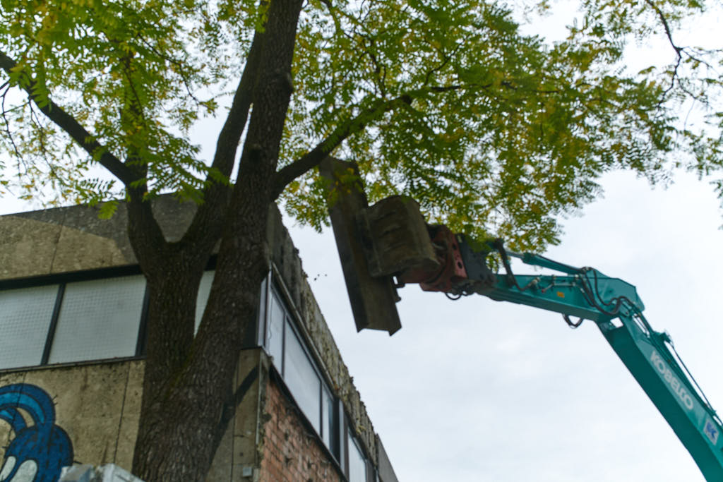 21.09.2021 - Die Abrissarbeiten haben begonnen