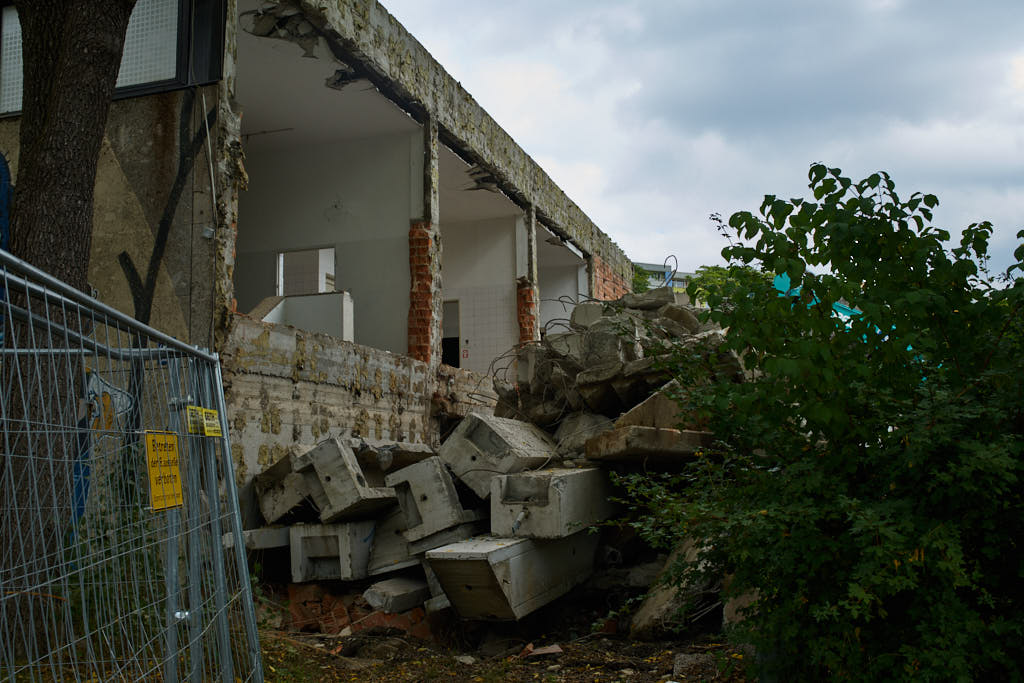 21.09.2021 - Die Abrissarbeiten haben begonnen