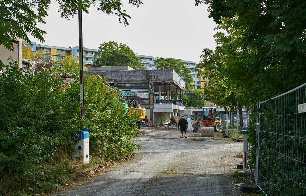 22.09.2021 - Abrissbegin des Quiddezentrums in Neuperlach