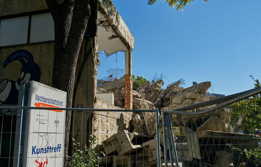 23.09.2021 - Abrissbegin des Quiddezentrums in Neuperlach