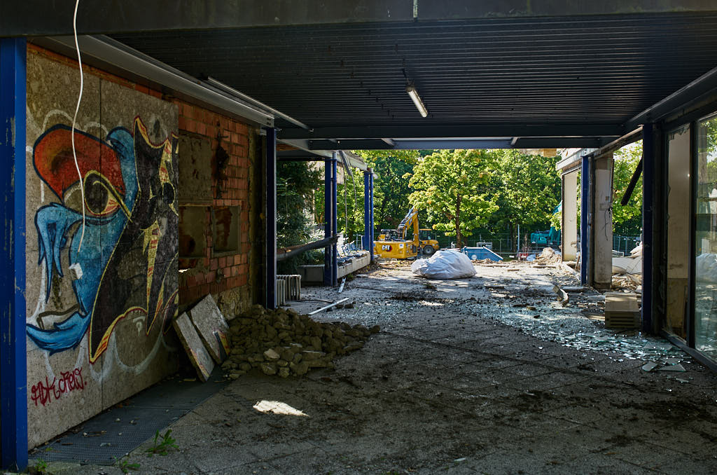 24.09.2021 - Abrissbegin des Quiddezentrums in Neuperlach