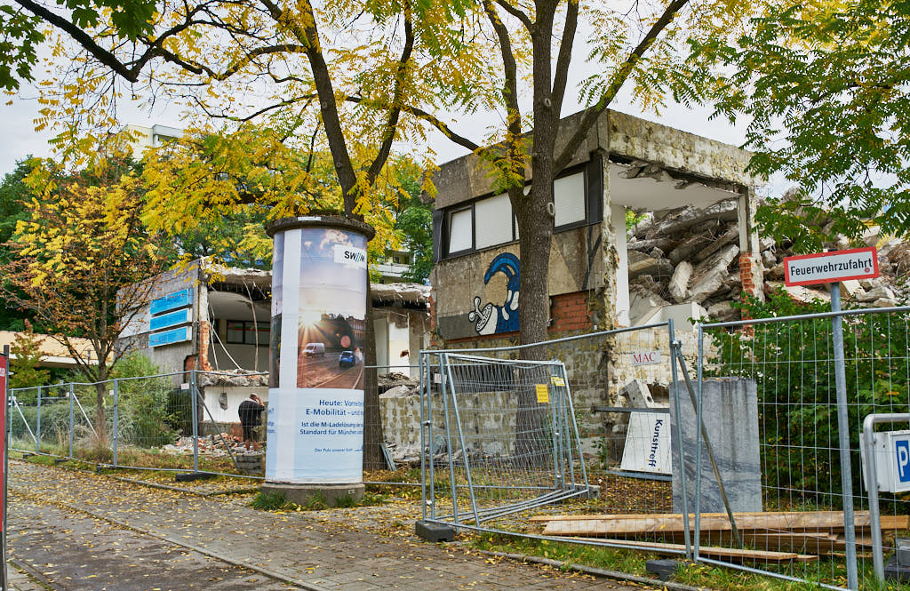 29.09.2021 - Abrissbegin des Quiddezentrums in Neuperlach