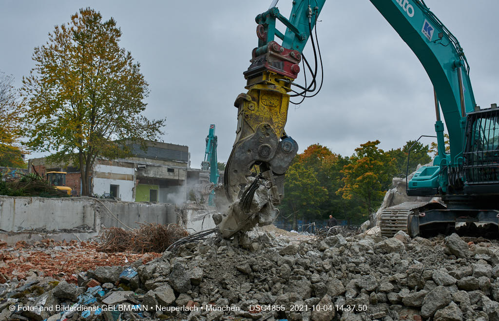 04.10.2021 - Abrissarbeiten am Quiddezentrum in Neuperlach