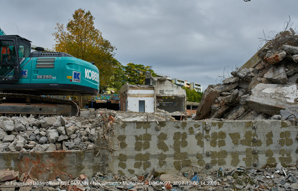 05.10.2021 - Abrissarbeiten am Quiddezentrum in Neuperlach