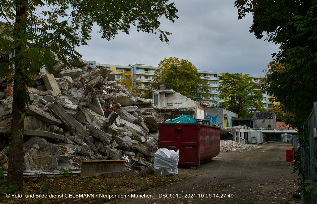 05.10.2021 - Abrissarbeiten am Quiddezentrum in Neuperlach