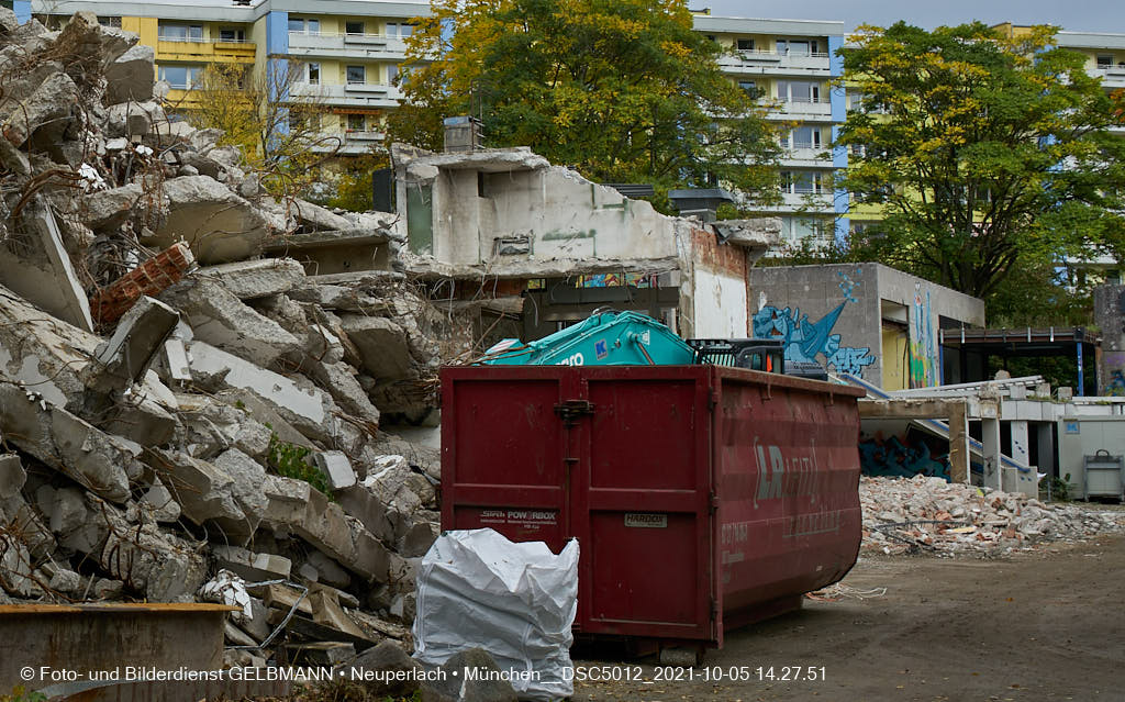 05.10.2021 - Abrissarbeiten am Quiddezentrum in Neuperlach