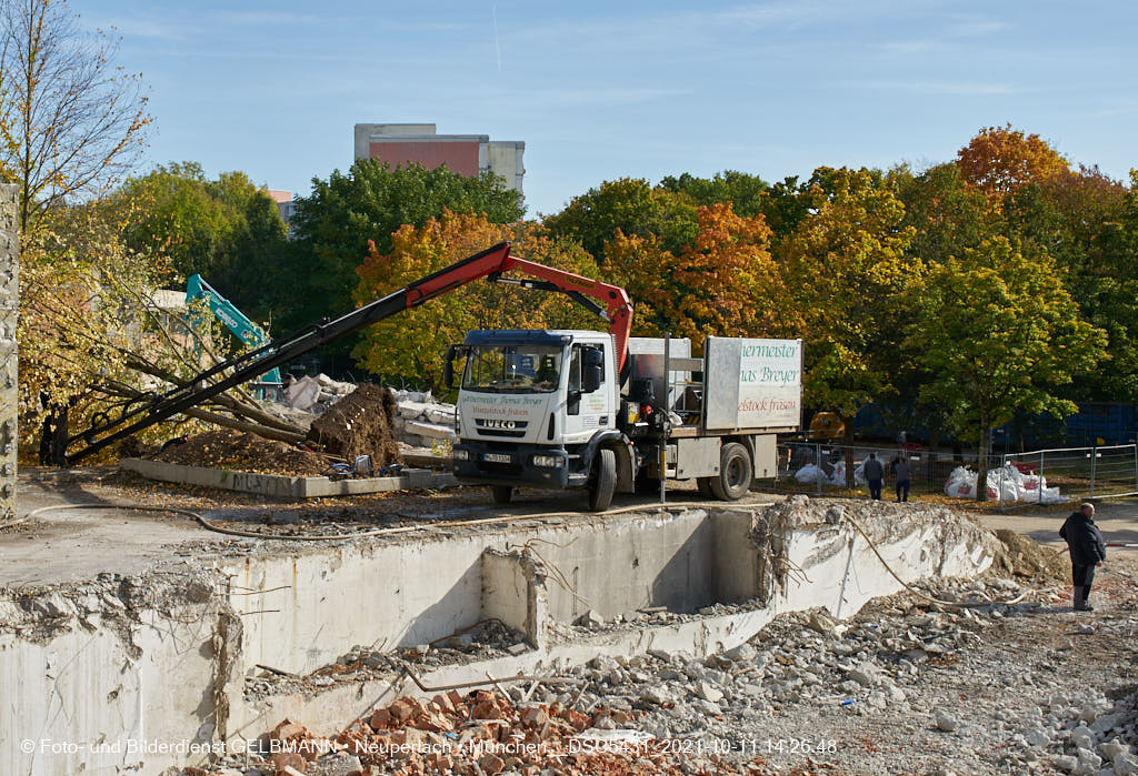 11.10.2021 - Abrissarbeiten am Quiddetentrum in Neuperlach