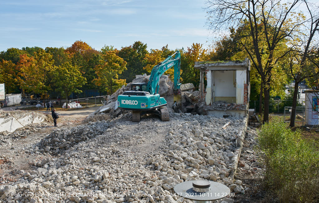 11.10.2021 - Abrissarbeiten am Quiddetentrum in Neuperlach