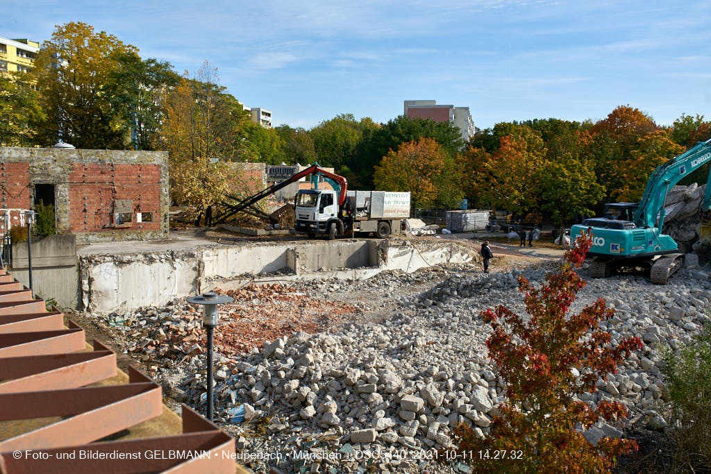 11.10.2021 - Abrissarbeiten am Quiddetentrum in Neuperlach