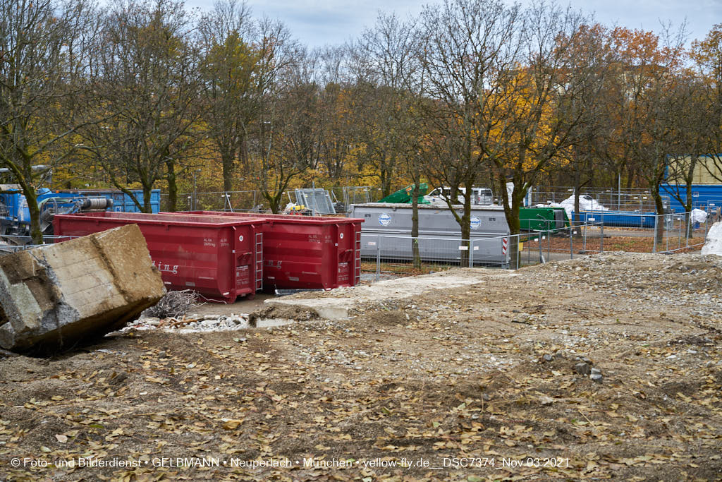03.11.2021 - Abriss vom Quiddezentrum in Neuperlach