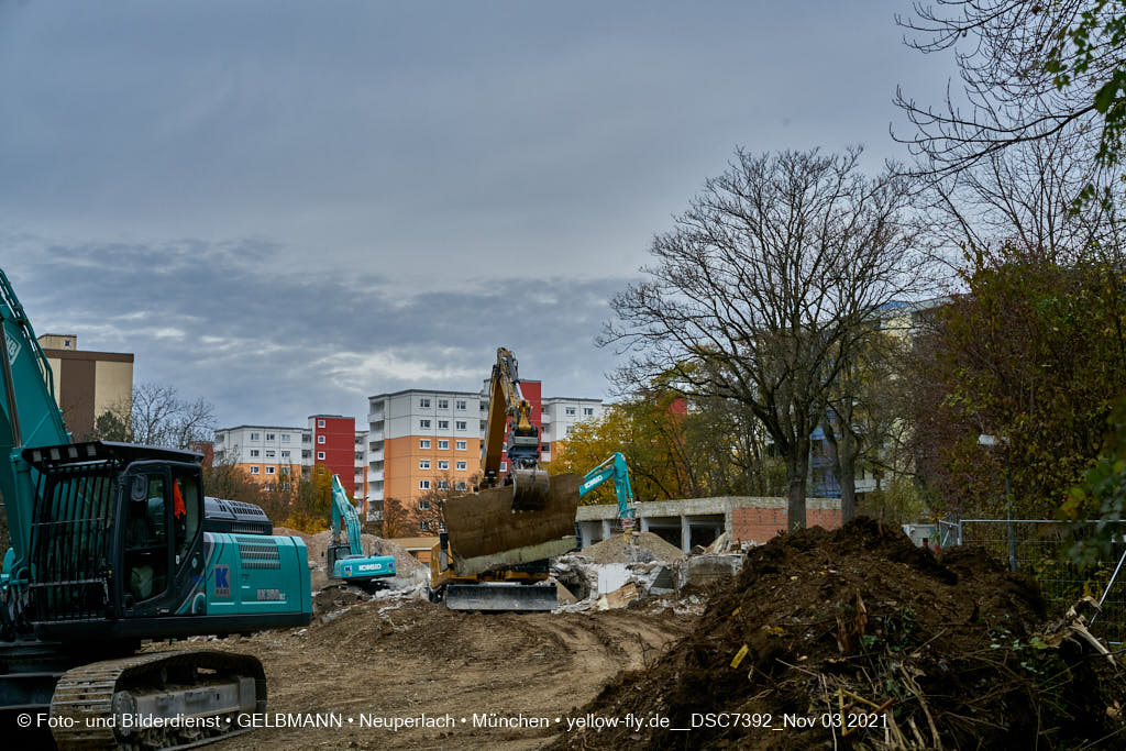 03.11.2021 - Abriss vom Quiddezentrum in Neuperlach