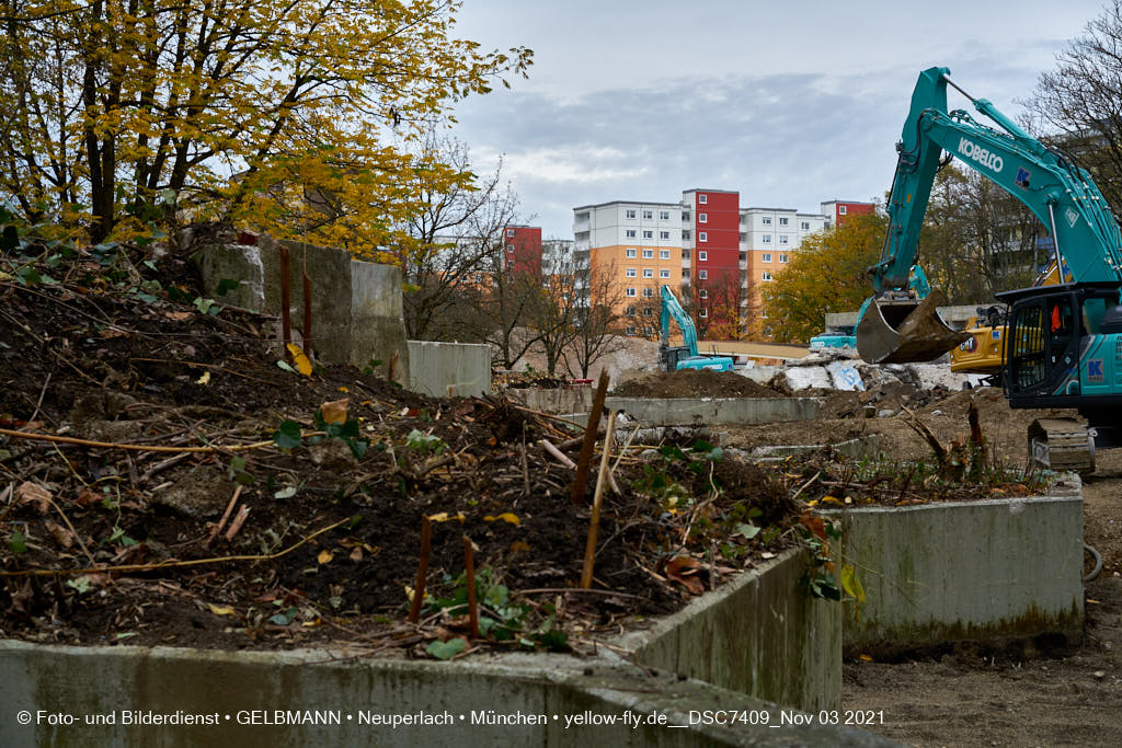 03.11.2021 - Abriss vom Quiddezentrum in Neuperlach