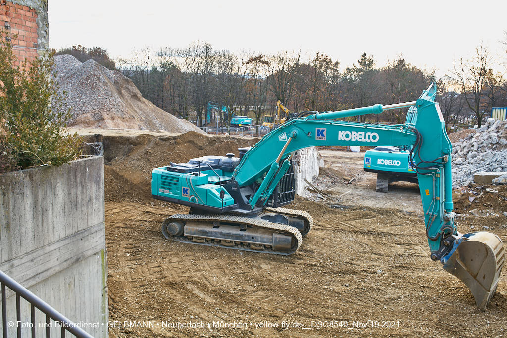 19.11.2021 - Abriss-Baustelle Quiddezentrum in Neuperlach