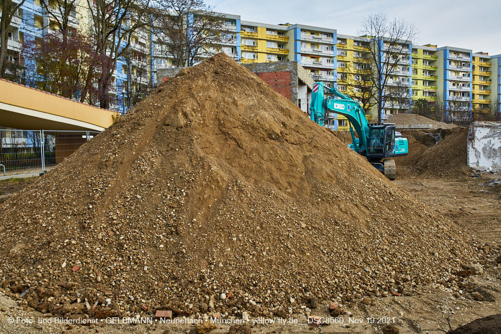 19.11.2021 - Abriss-Baustelle Quiddezentrum in Neuperlach