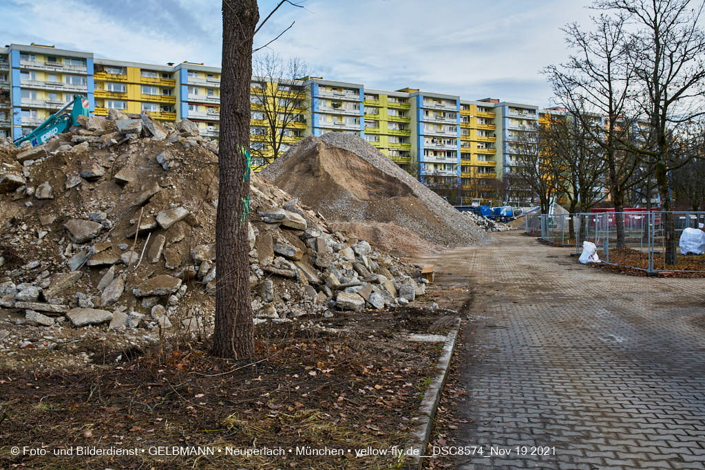 19.11.2021 - Abriss-Baustelle Quiddezentrum in Neuperlach