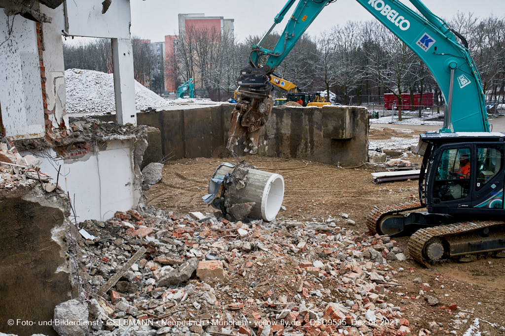 06.12.2021 -Abriss des letzten Hauses im Quiddezentrum in Neuperlach