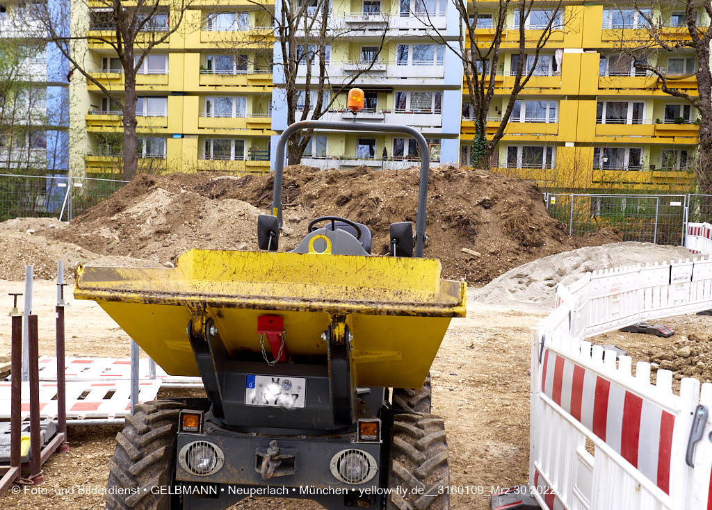 30.03.2022 - Abriss-Baustelle Quiddezentrum in Neuperlach