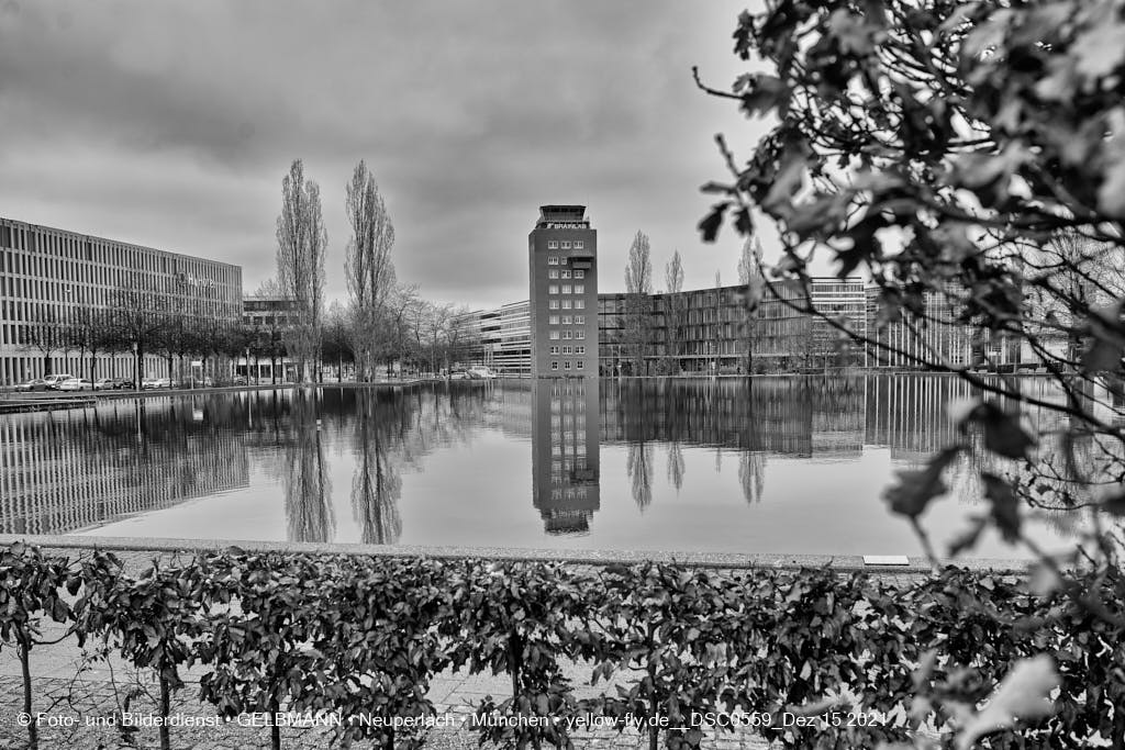 16.12.2021 -Alter Flughafentower in Riem