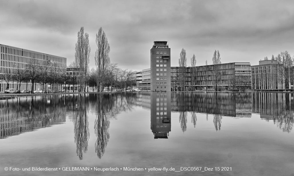 16.12.2021 -Alter Flughafentower in Riem