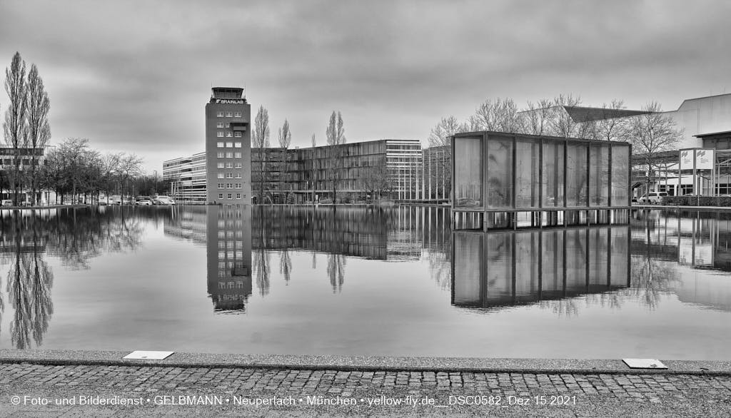 16.12.2021 -Alter Flughafentower in Riem
