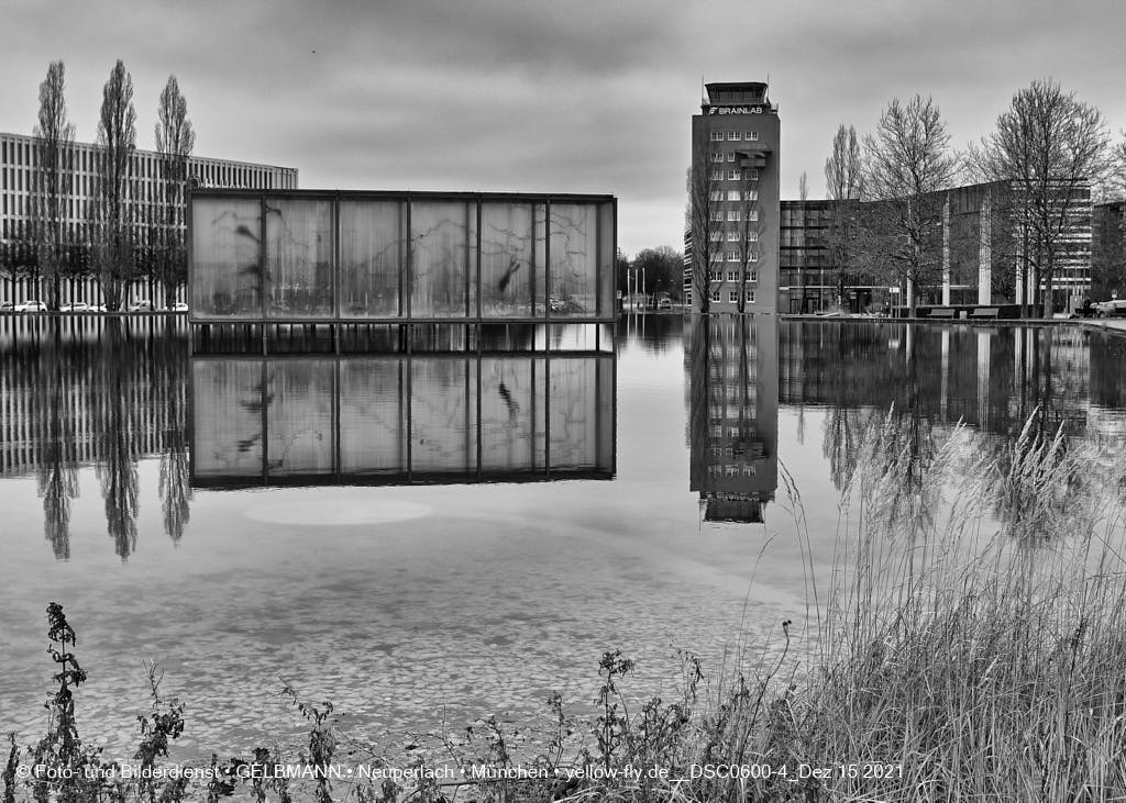 16.12.2021 -Alter Flughafentower in Riem